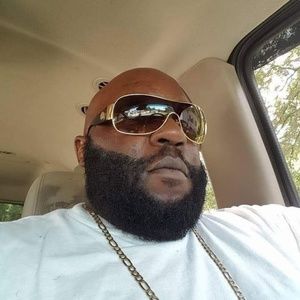 Meet your Posher, Lester